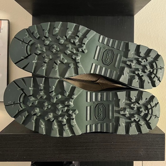 Belleville Vibram Goretex Women's Combat
Boots
basically brand new - Picture 4 of 4